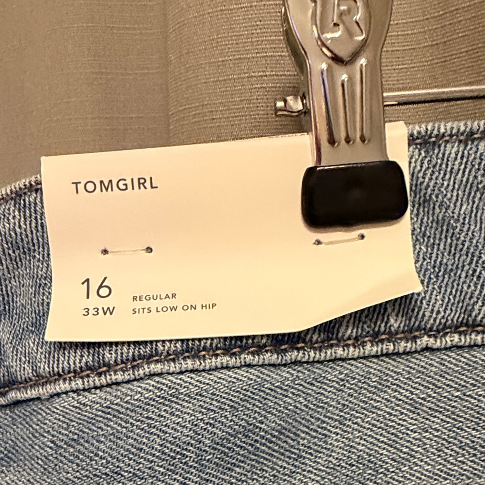 American Eagle Tomgirl low hip Jean - Picture 4 of 10